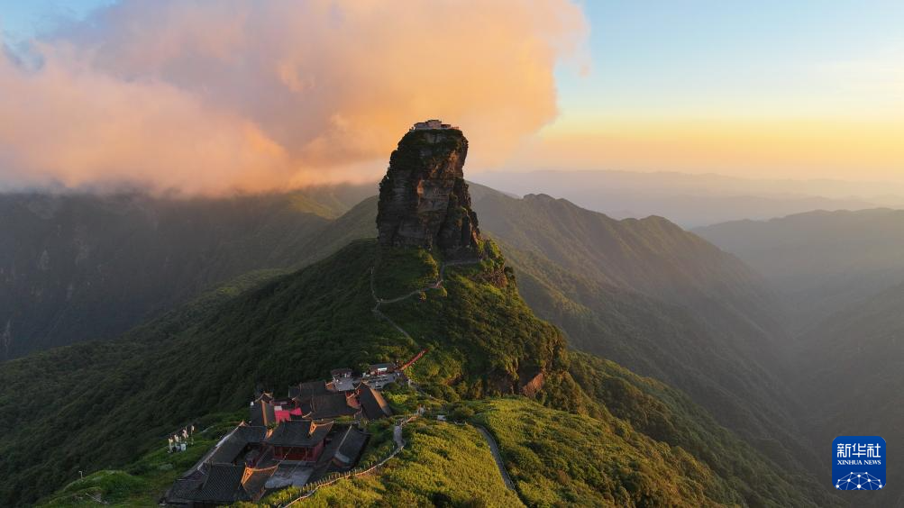 贵州梵净山拍照,理论分析解析说明_户外版44.72.40，贵州梵净山拍照攻略及解析，户外摄影技巧与理论分析