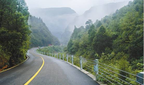 云南公路上六不像的奇遇，一段难忘的旅程回忆