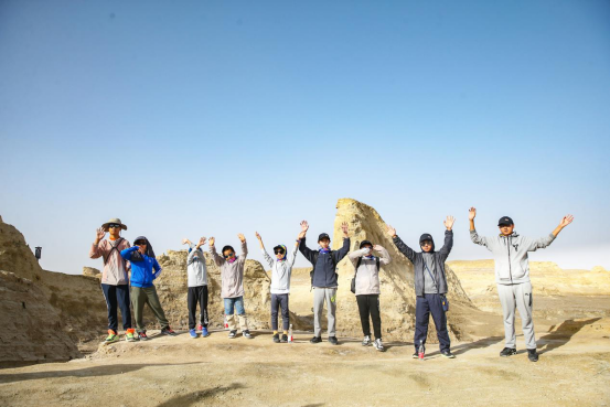 最新钩编机探索自然美景，旅途中的心灵相遇与宁静编织之旅